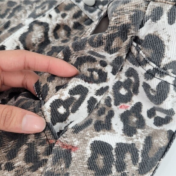 Kittenish Leopard High-Waisted Paperbag Jeans NWT Medium - Picture 9 of 10